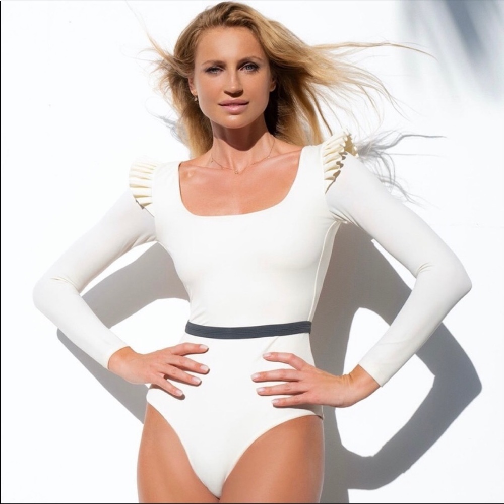 New Puntamar Agnes pads one piece luxury ivory swimsuit Size Small